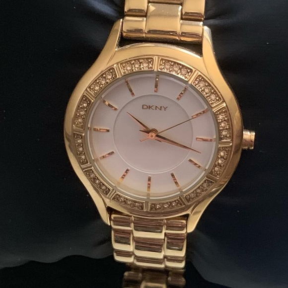 DKNY ladies watch - Picture 3 of 3